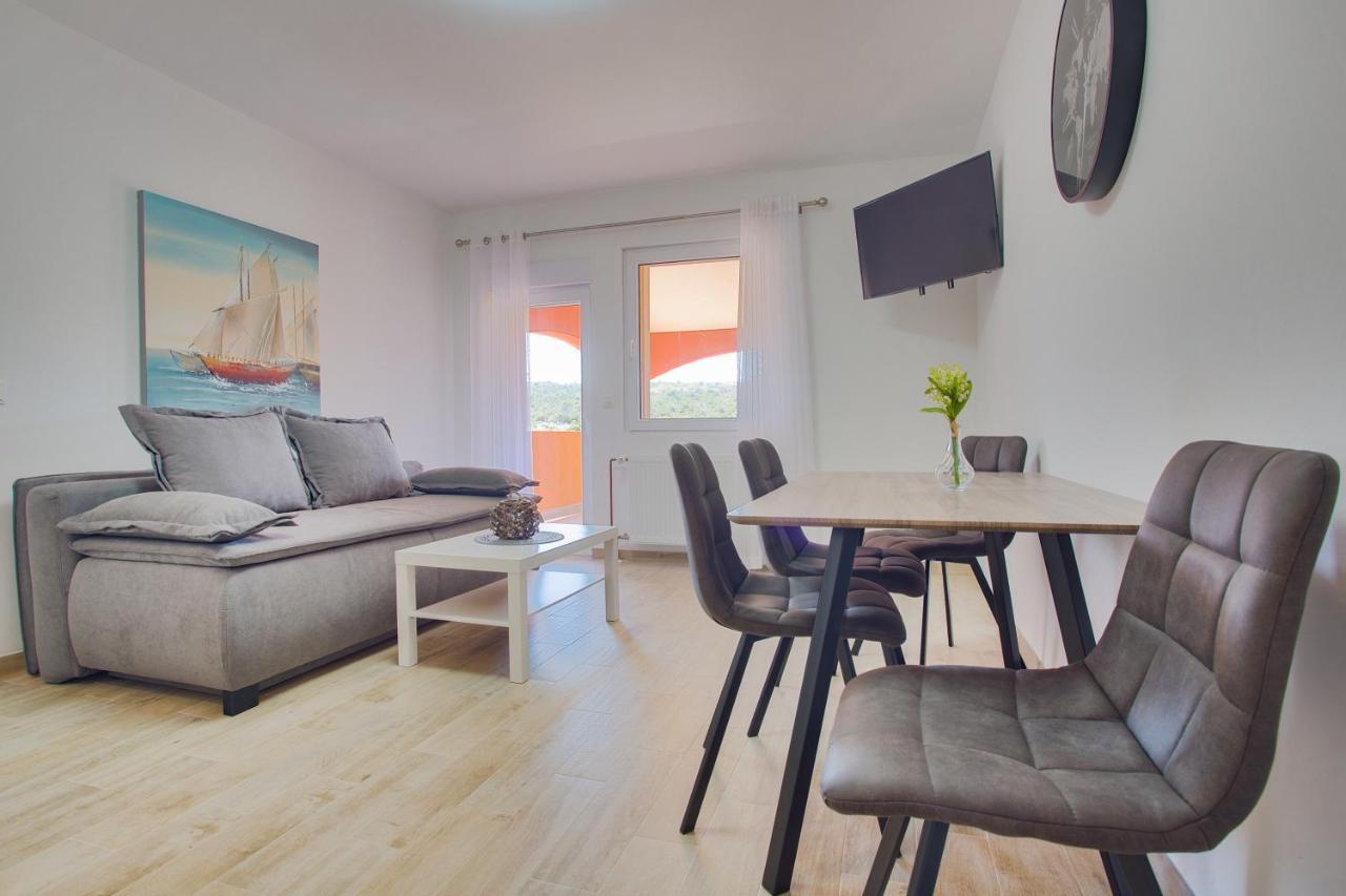 Kameni Put Apartment Razanac Bagian luar foto